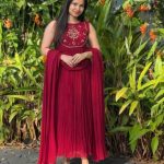 Reddishmarron kurti