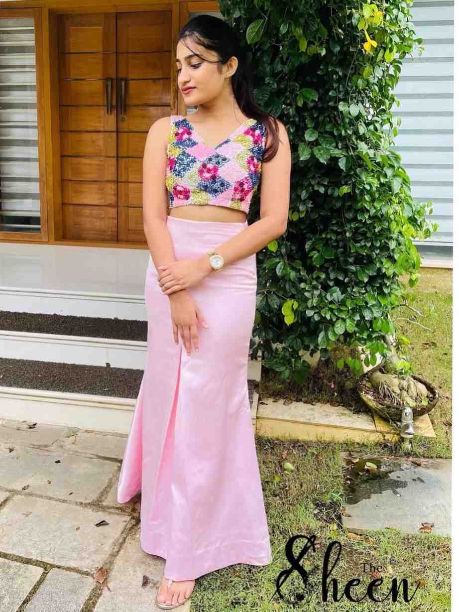 A15010AE-528E-48F3-9B60-028321A6F1B9 2 Pink crop top and skirt - Image 1