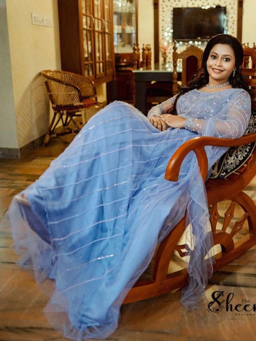 4B396CBF-0042-46AA-BE39-27E778AD3039 (1) Blue shade crop top, skirt, and dupatta - Image 1