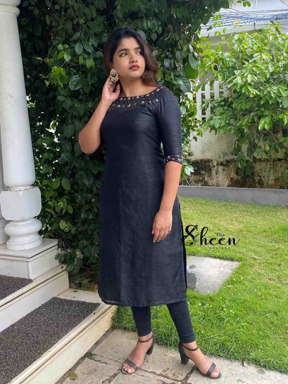 5E2C3B50-E0E7-4B98-9F95-EEBA137DE0C7 (1) Black raw silk side-slit kurti - Image 1