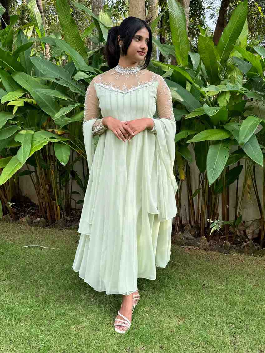 AD77E6B1-3659-4BD4-87DA-77DDAE51D674 (1) Pista green panel-cut kurti - Image 1