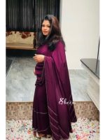 Wine-red crepe saree - Image 2