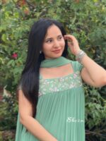 Mint green georgette dress - Image 2